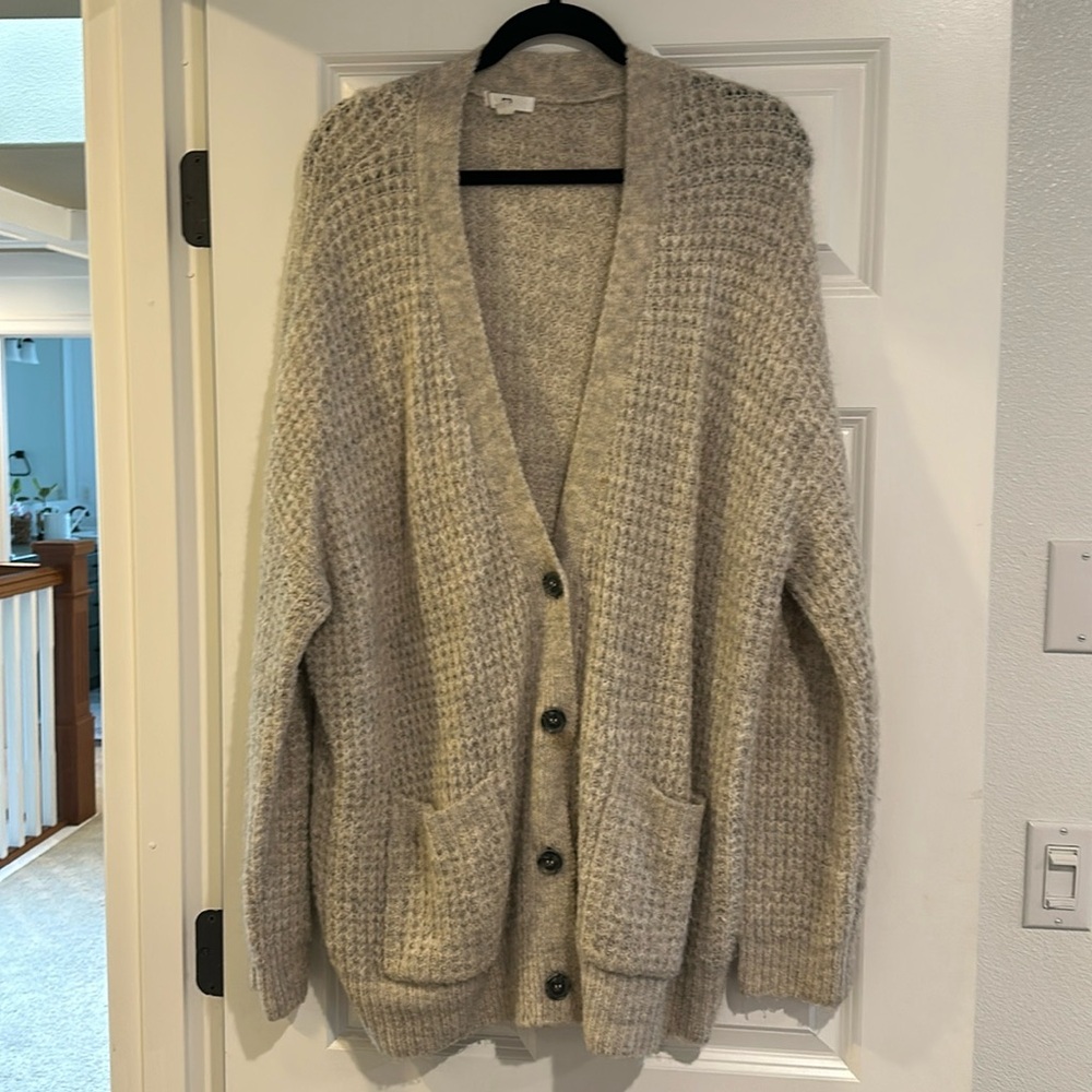 Soft women’s cardigan over sized